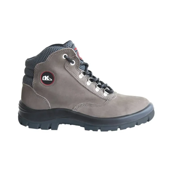 BOTA EM COURO NOBUCK MARRON COM BIQUEIRA